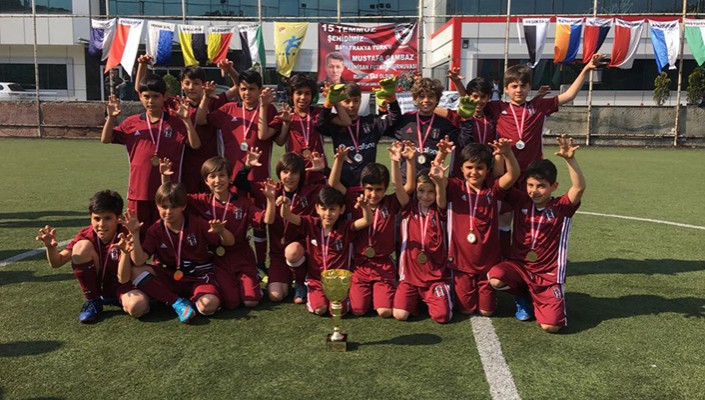 U-10 Takımımız, Mustafa Cambaz 23 Nisan Futbol Turnuvasında Şampiyon Oldu