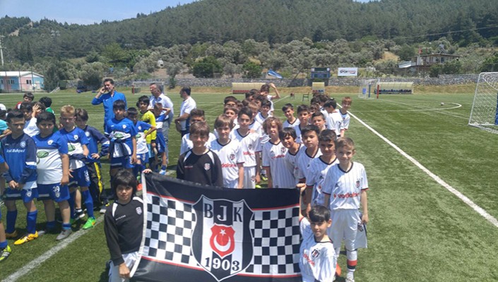 U-10 Takımımız, 19 Mayıs Kuşadası Cup’da Şampiyon Oldu