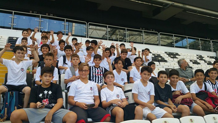 Basketbol Altyapı Takımlarımız Şeref Turu Attı ve Beşiktaş JK Müzesi’ni Ziyaret Etti