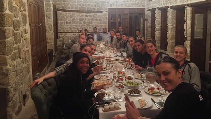 Kadın Basketbol Takımımıza Galibiyet Yemeği