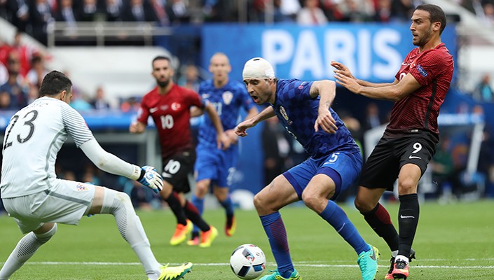 Futbolcularımız, EURO 2016’da Milli Takımları İçin Mücadele Ediyor