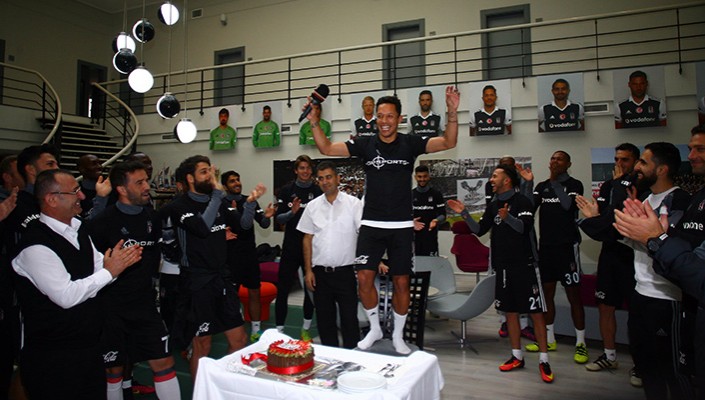 Adriano Correia’nın Doğum Günü Kutlandı