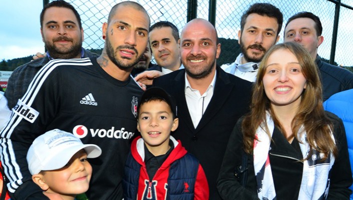 DenizBank BJK Bonus Talihlileri Futbol Takımımızın Antrenmanını İzledi
