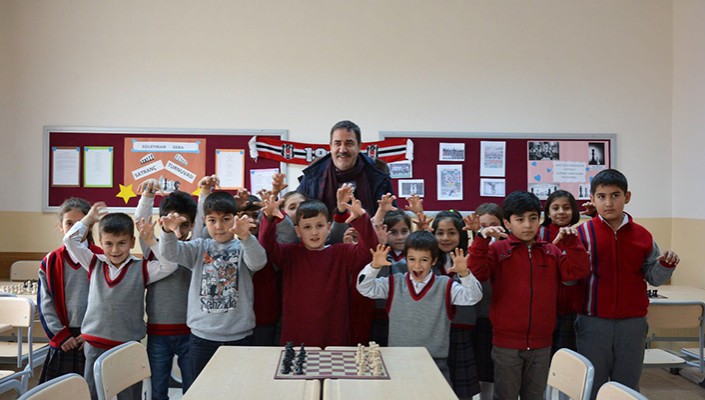 As Başkanımız Deniz Atalay, Şehit Oğuz Özgür Çevik İlkokulu Süleyman Seba Satranç Sınıfının Açılışını Yaptı