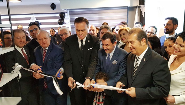 Deniz Atalay ve Hakan Özköse Ankara Beşiktaşlı Sanayici ve Yatırımcı İş Adamları Derneği’nin Yenilenen Dernek Merkezinin Açılış Törenine Katıldı