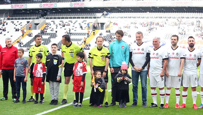 Polis Haftası Nedeniyle Vodafone Park’ta Gösteri Maçı Oynandı
