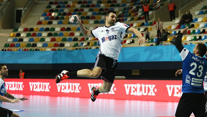 Beşiktaş Mogaz:32 HC Metalurg:29