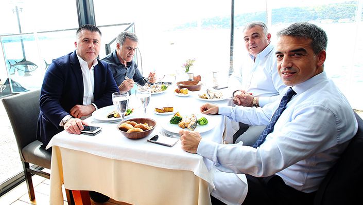 Ahmet Kavalcı’dan Futbol Takımımıza Yemek
