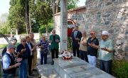 Ahmet Şerafettin Bey'i (Şeref Bey) Kabri Başında Andık