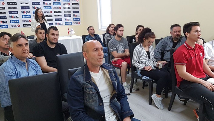 Basketbol Akademi Teknik Ekibimiz Sporcu Beslenmesi Eğitimi Aldı