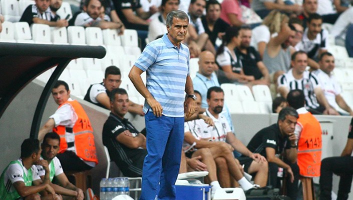 Şenol Güneş, Yılın Teknik Direktörü Seçildi
