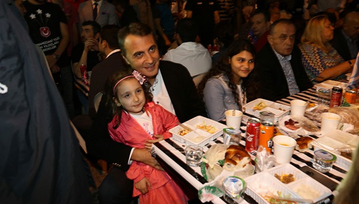 Başkanımız Fikret Orman, 1903 KaraKartallar Derneği’nin Sokak İftarına Katıldı