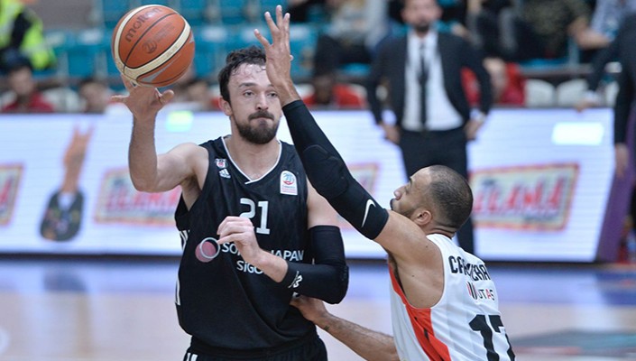 Muratbey Uşak:65 Beşiktaş Sompo Japan:75