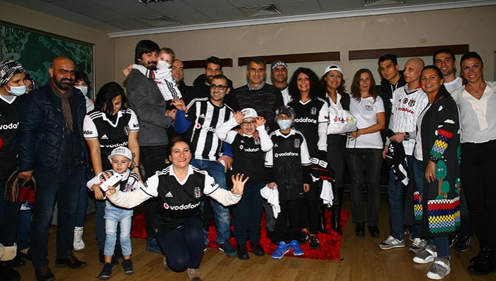 Kanser Savaşçıları Derneği Üyeleri Futbolcularımızla Buluştu