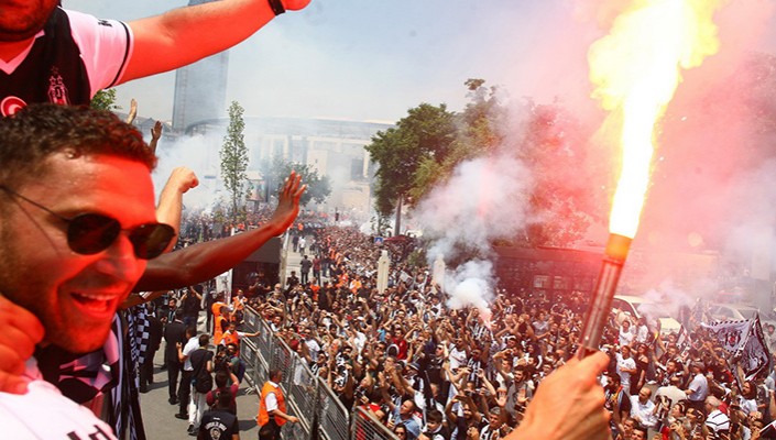 Büyük Beşiktaş Taraftarı, Şampiyon Beşiktaş’ı Bağrına Bastı