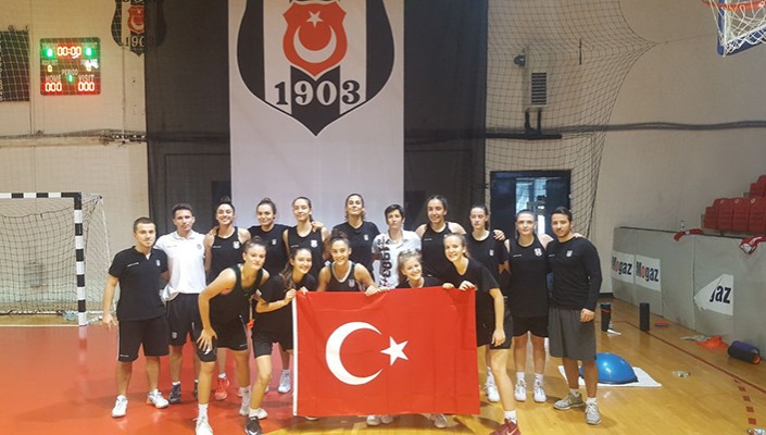 Basketbol Akademi Takımlarımızdan 30 Ağustos Zafer Bayramı Kutlaması
