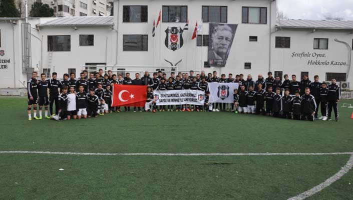 Futbol Özkaynak Düzeni Sporcularımız, Çanakkale Şehitlerimizi ve Gazilerimizi Andı