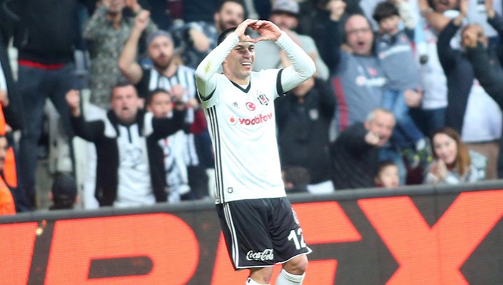 Gary Medel: ‘Şampiyonluk yarışına devam ediyoruz’