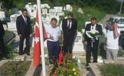 İkinci Başkanımız Ahmet Nur Çebi, Şehit Vefa Karakurdu’nun Baba Evini ve Kabrini Ziyaret Etti