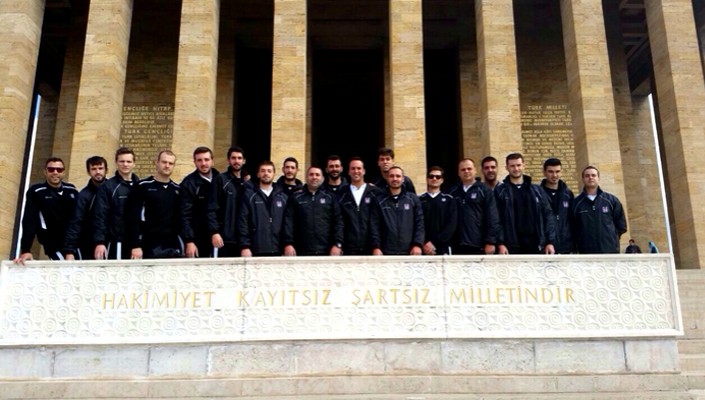 Erkek Voleybol Takımımız Anıtkabir'i Ziyaret Etti