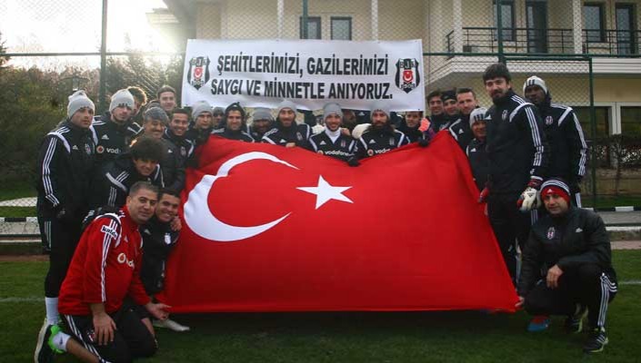 Futbol Takımımız, Çanakkale Şehitlerimiz ve Gazilerimiz için Anma Töreni Yaptı