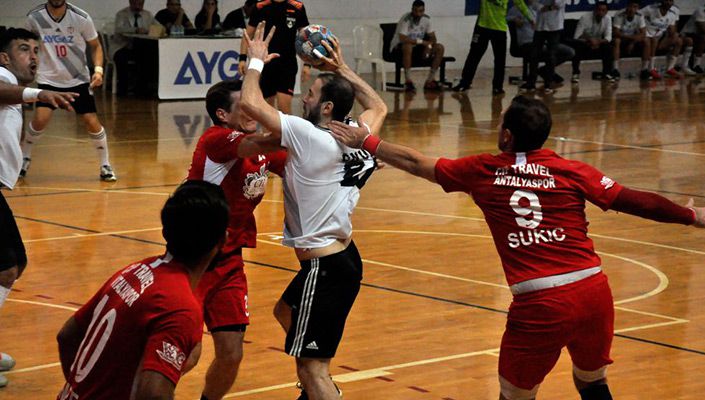 Antalyaspor:21 Beşiktaş Aygaz:27