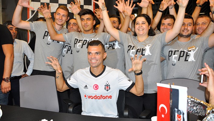 Pepe, Vodafone Park Kartal Yuvası’nda Taraftarlarımızla Buluştu