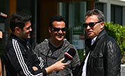 Başkanımız Fikret Orman, Sanatçı Hakan Peker’i BJK Nevzat Demir Tesisleri’nde Ağırladı