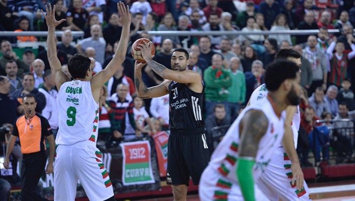 Pınar Karşıyaka:79 Beşiktaş Sompo Japan:71