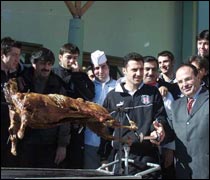 Kartal’ın mangal keyfi