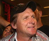 Schuster Arrives in Istanbul  