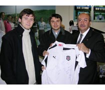 BJK Mobile Talihlileri Hediyelerini Aldı