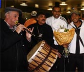 Almanya’da Çiçekli Karşılama
