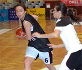Bayanlarımız Maça Hazır