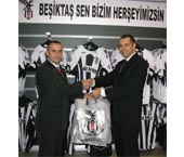 Lisanslı Ürün Kullandı, Hediye Kazandı