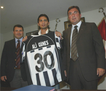 Ali Güneş İmzayı Attı