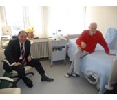 BAŞKANIMIZ’DAN ONURSAL BAŞKANIMIZ’A GEÇMİŞ OLSUN ZİYARETİ