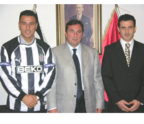 İlk İmza Çağdaş’tan