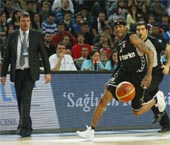 Efes Pilsen 85, Beşiktaş Cola Turka 83  
