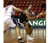 Efes Pilsen: 60 – Beşiktaş Cola Turka: 56