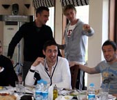 Simao’dan Takıma Yemek
