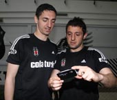 Futbolcularımıza Hediye Telefon