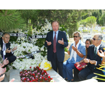 Cenk Koray’a Siyah-Beyaz Anma