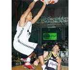 Beşiktaş Cola Turka:73 Fenerbahçe:68
