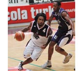Beşiktaş Cola Turka:74 Efes Pilsen:65