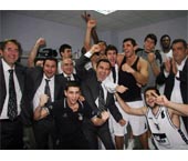 Beşiktaş Cola Turka: 57 Efes Pilsen: 55