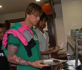 Guti’den Takıma Yemek