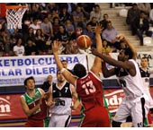 Beşiktaş Cola Turka: 55 - Pınar Karşıyaka: 82