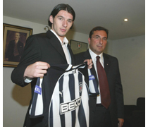 İbrahim Akın İmzayı Attı