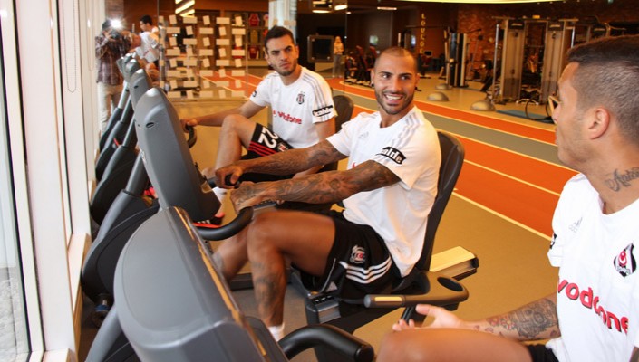 Futbolcularımız, Acıbadem Sports’ta Yenileme Çalışması Yaptılar